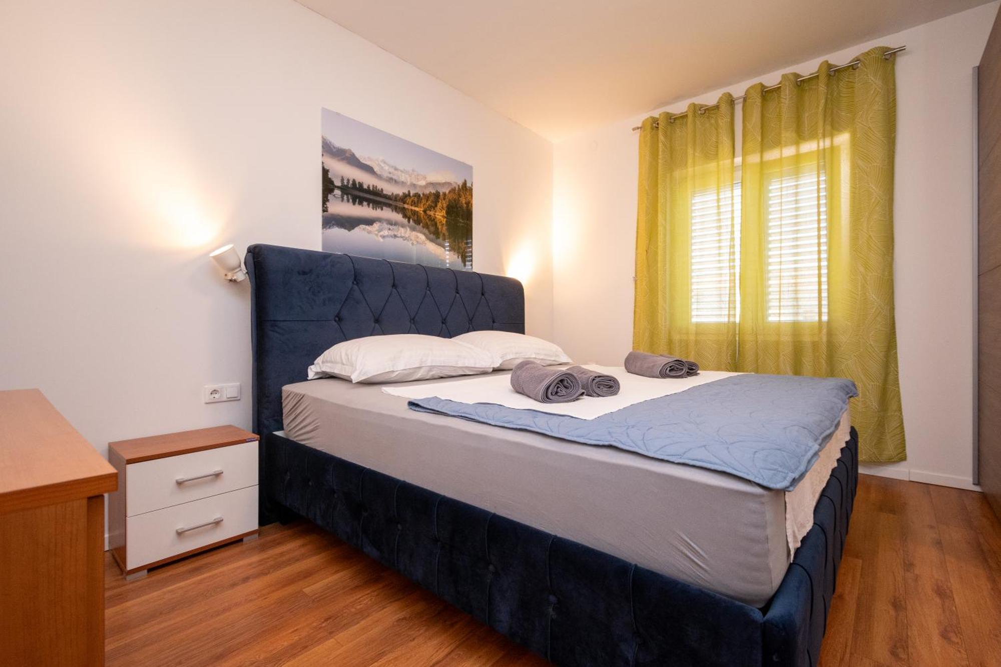Dalmatino Apartment *